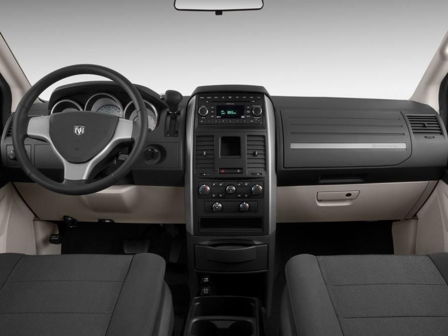  Dodge Grand Caravan 2007 года  (фото 16 из 31)